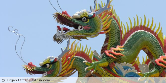 Eine Statur von einem chinesischen Drachen.