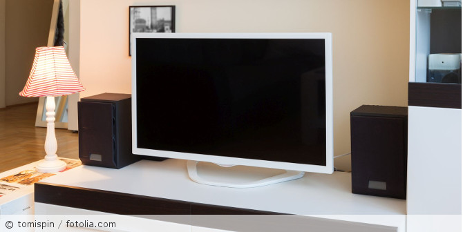 Ein Fernseher in einen Wohnzimmer.