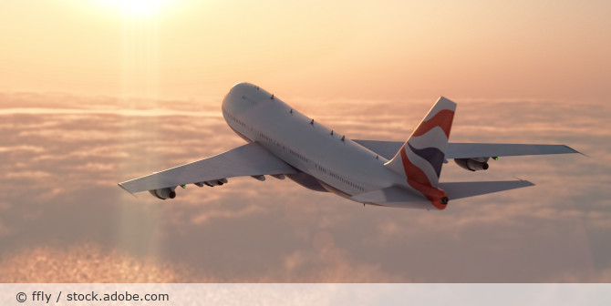 Flugzeug in der Luft.