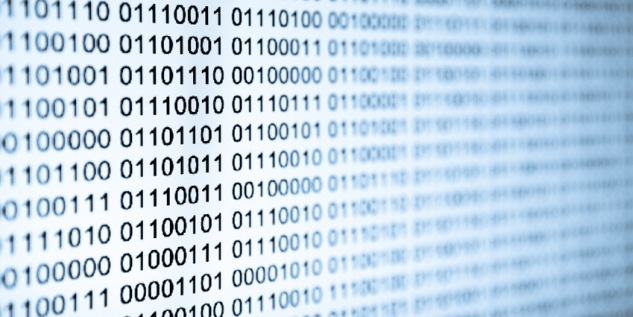 Binäre Zahlen auf dem Computer aufgelistet.