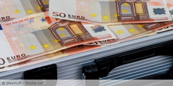 Geldkoffer mit 50 EUR Scheinen.