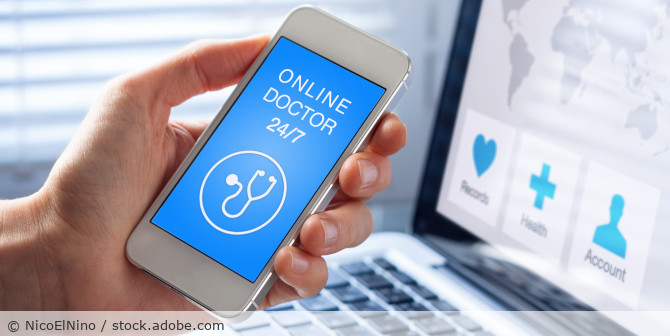 Handy mit einen Online Doktor auf dem Bildschirm.