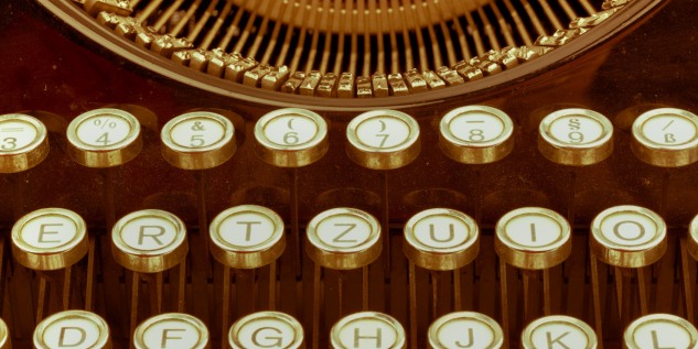 Tastatur bei einer Schreibmaschine.